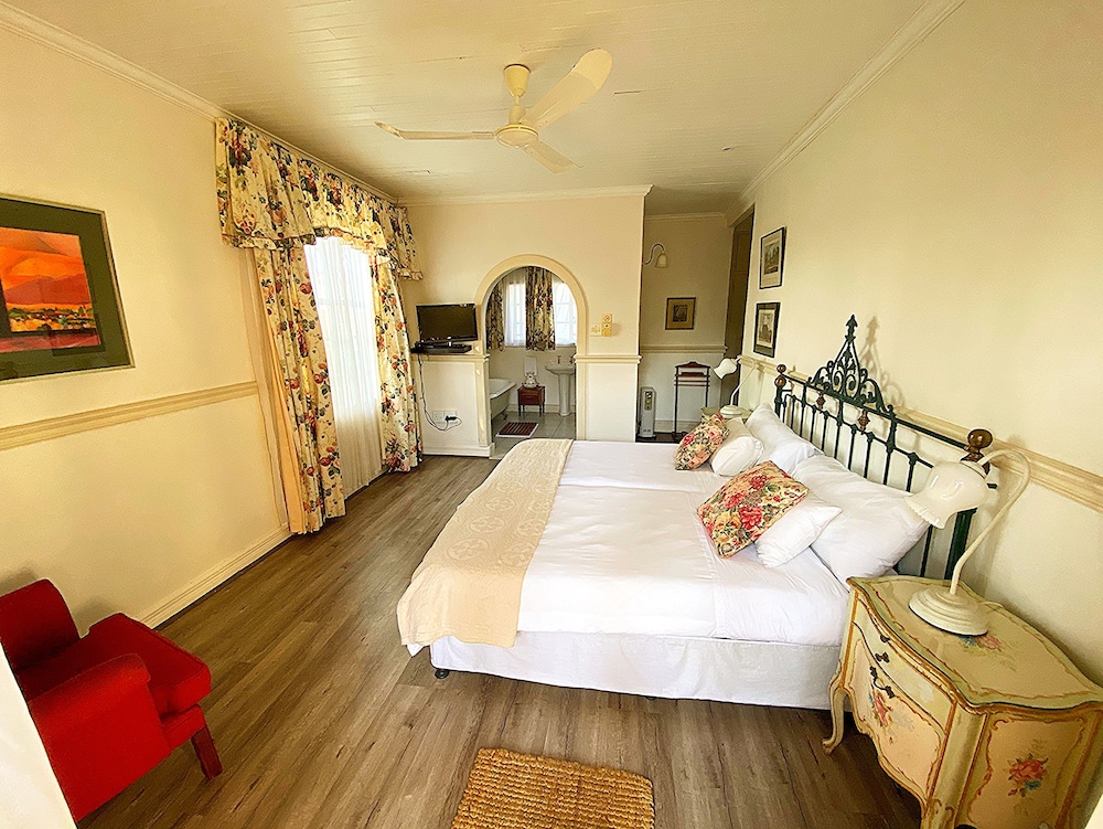 Sherwood's Country House 4/50