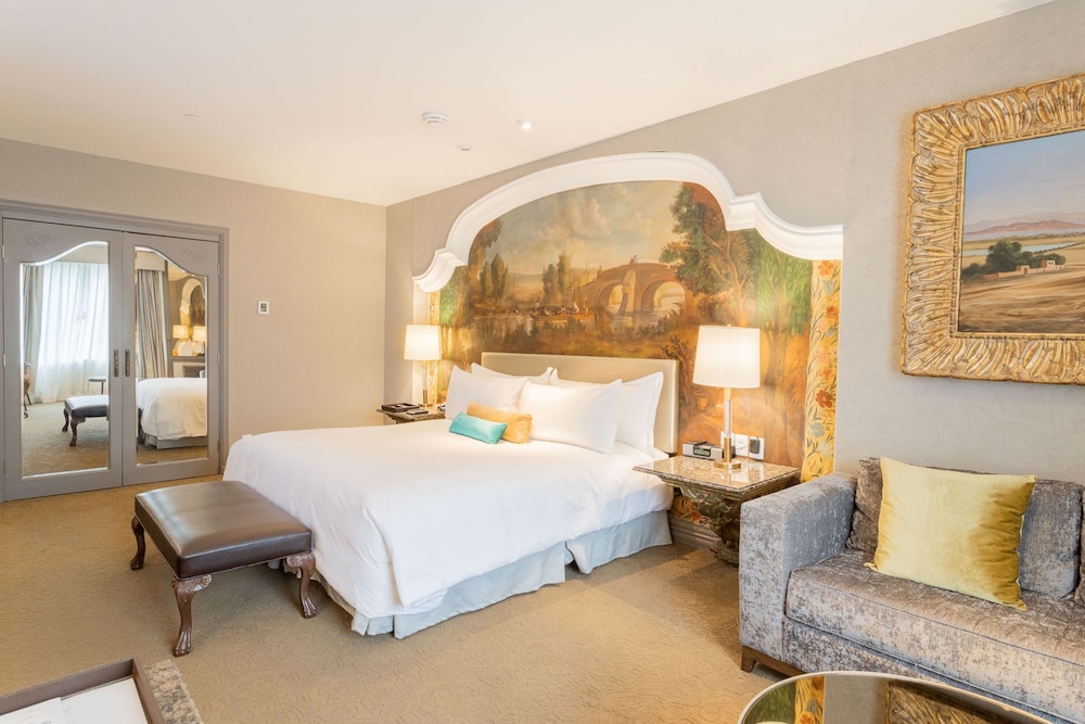 GRAND, TOWER, GRAN CLASE, EXECUTIVE, KING BED