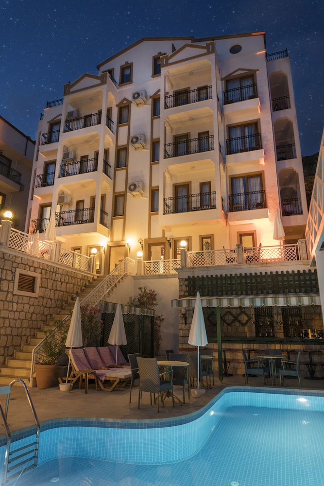 Medusa Hotel 4/59