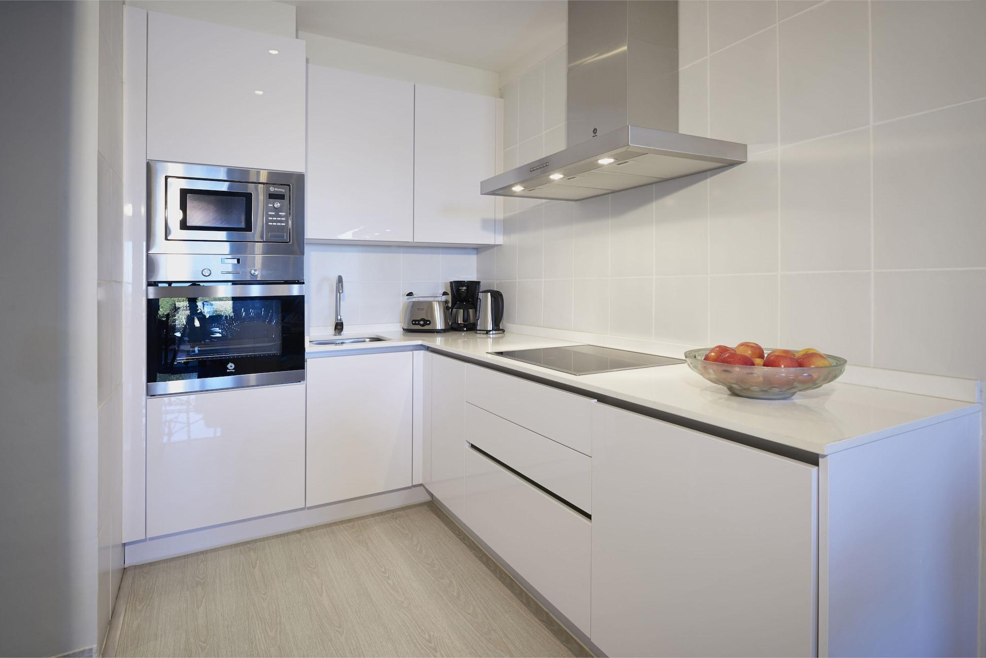 2 Bedrooms, Apartment, Single
