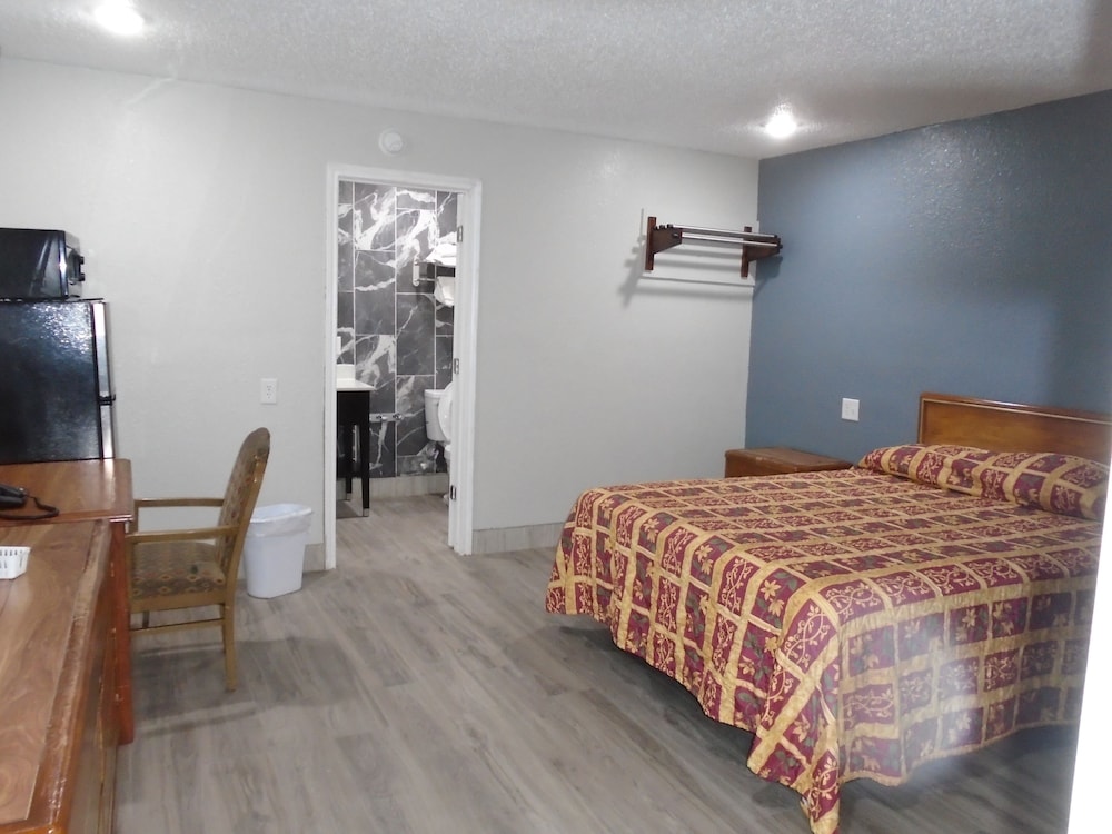 TOWN HOUSE MOTEL 18/61