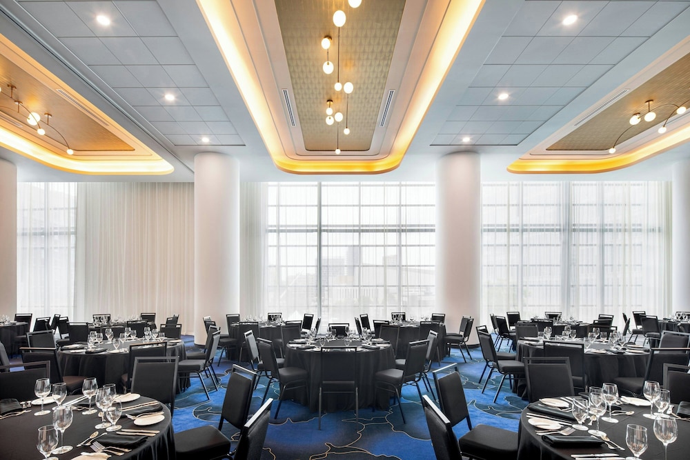 HONEYROSE Hotel, Montreal, a Tribute Portfolio Hotel 41/47