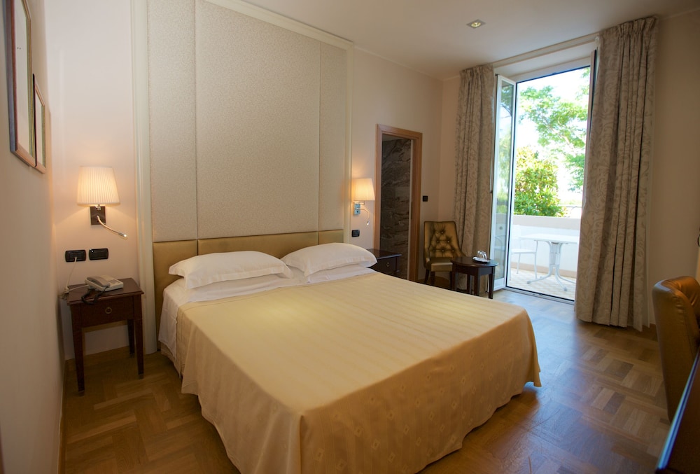 Grand Hotel Mediterranee 33/64