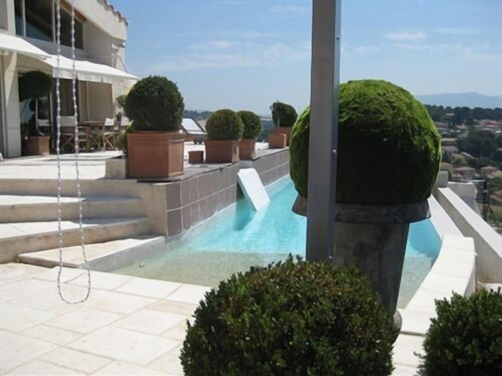 Villa Blanche 25/34