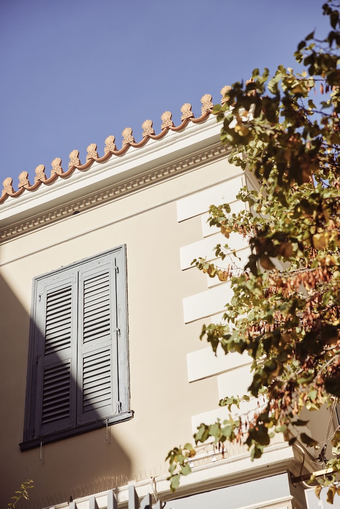 Bohemian Suites Athens 2/45