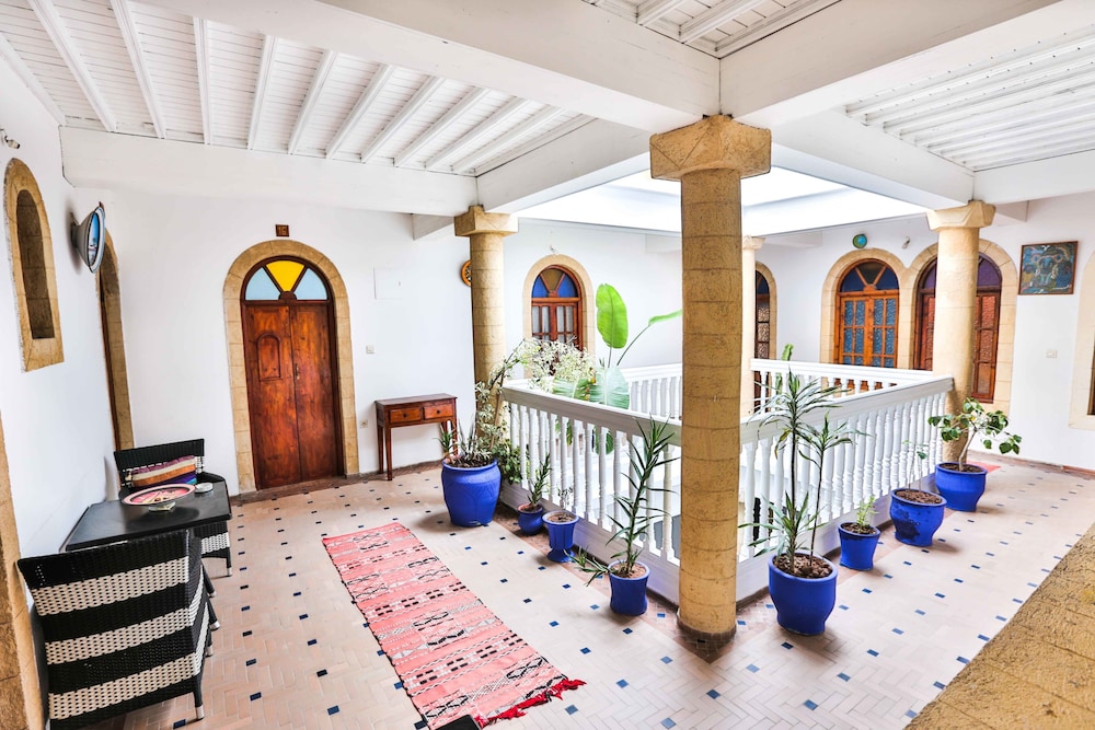 Riad Nakhla 36/62