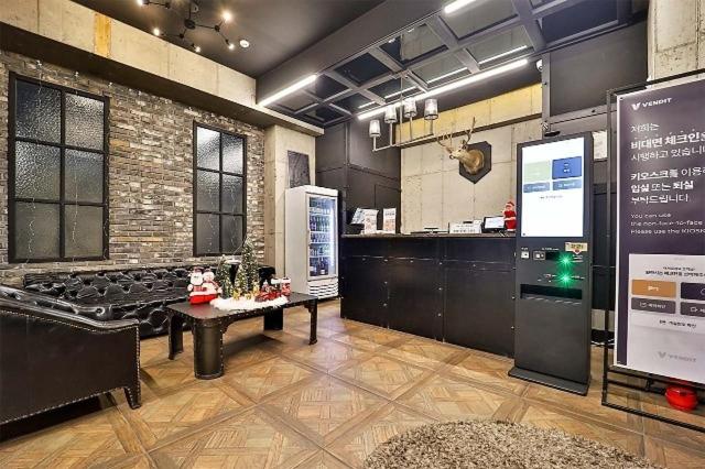SL Boutique Hotel 12/48
