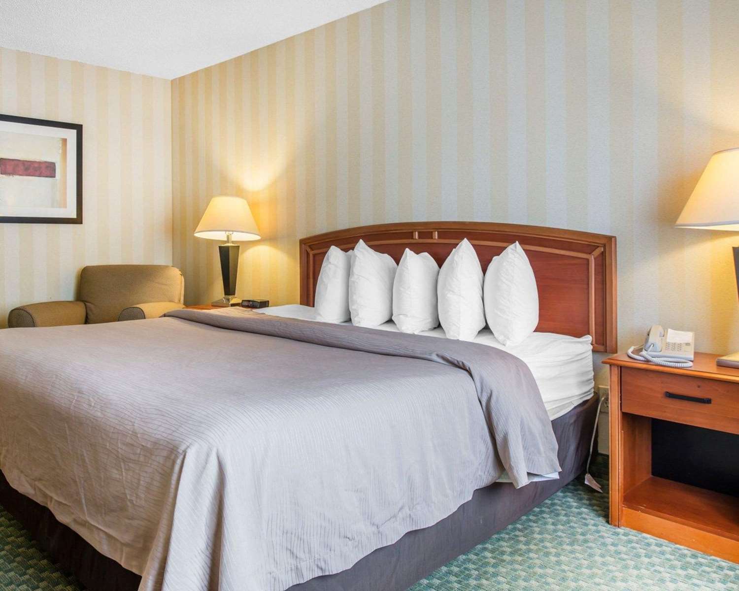 غرفة بسرير مزدوج، Quality Inn Colorado Springs Airport 2/2
