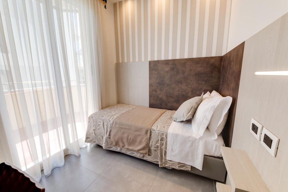 Hotel Cavour 11/30