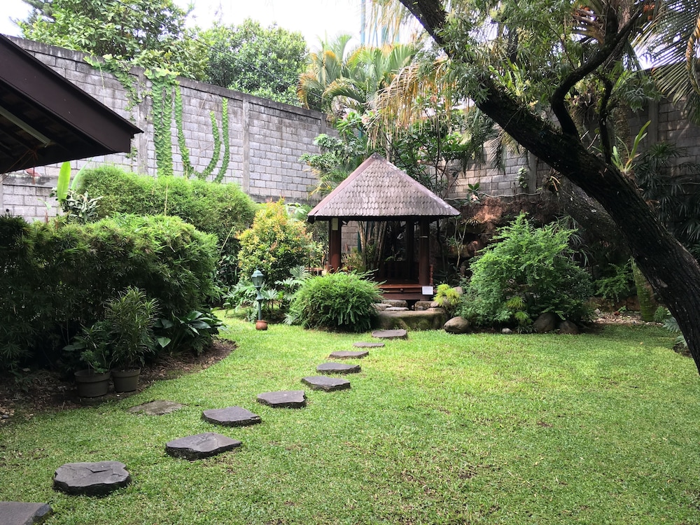 Paniisan Hotel 22/24