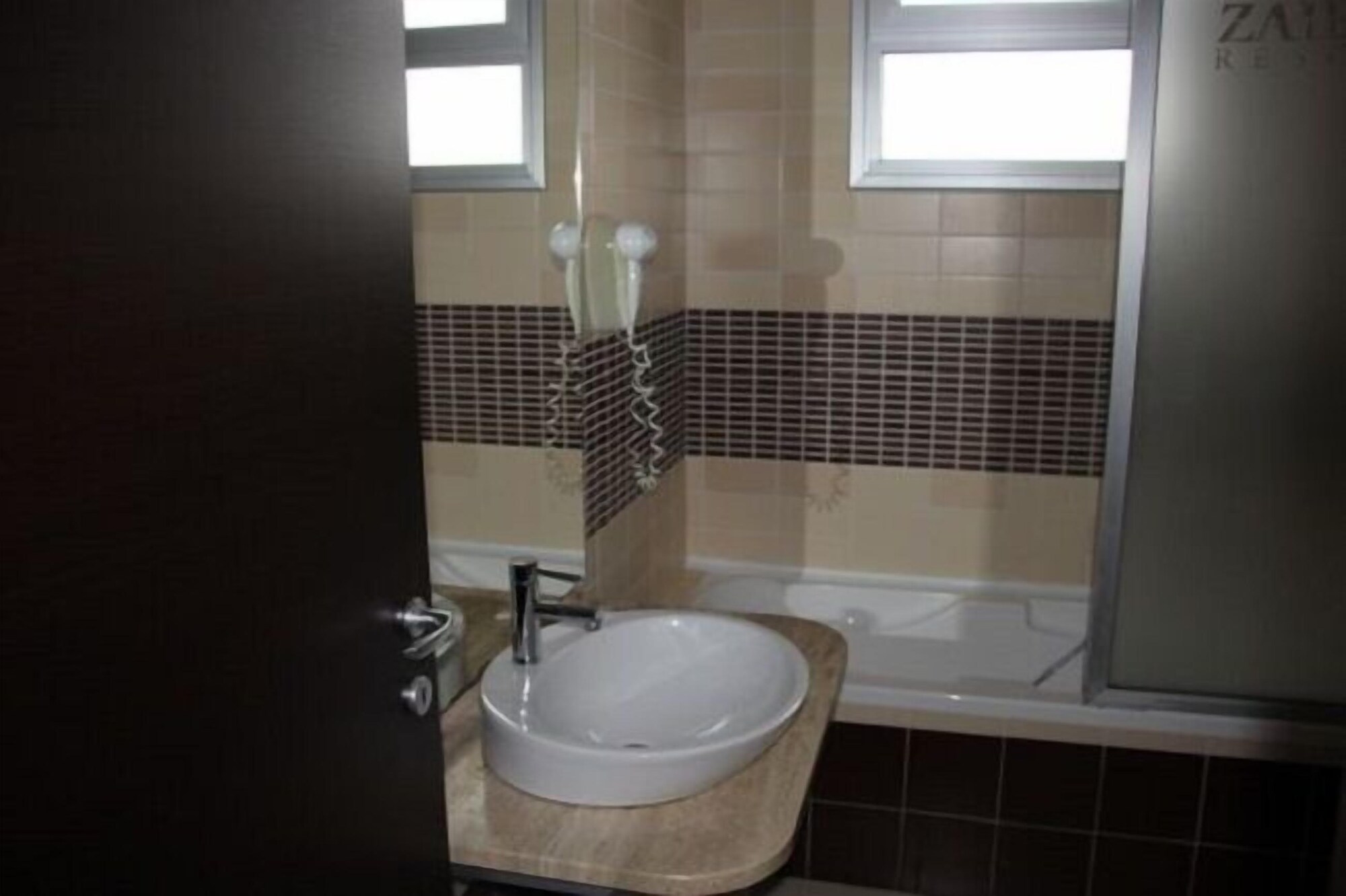 غرفة قياسية ثلاثية بسرير كوين وسرير فردي، Zaiera Resort Club 3/3