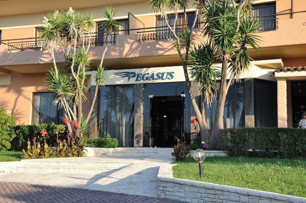 Pegasus Hotel 2/42