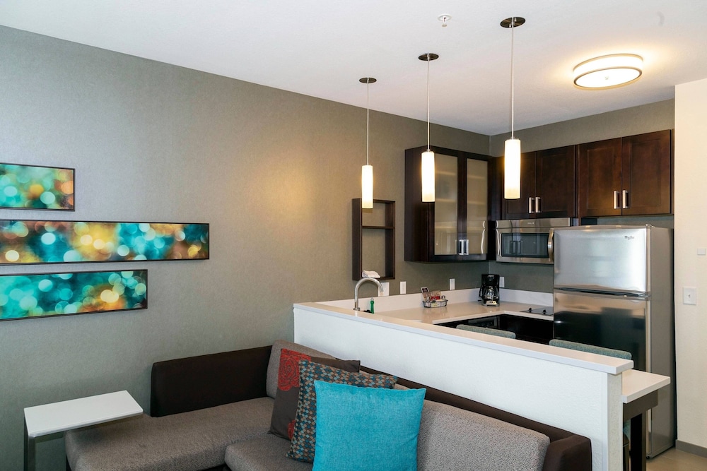 RESIDENCE INN CLEVELAND AVON AT THE EMERALD EVENT CENTER 39/53