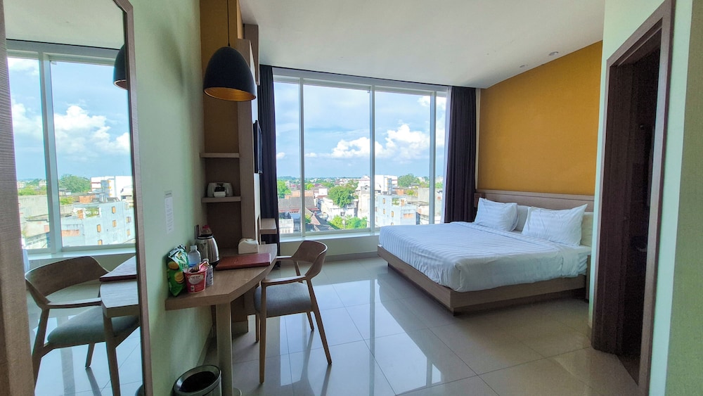 Sunrise, Deluxe, King Bed, River View