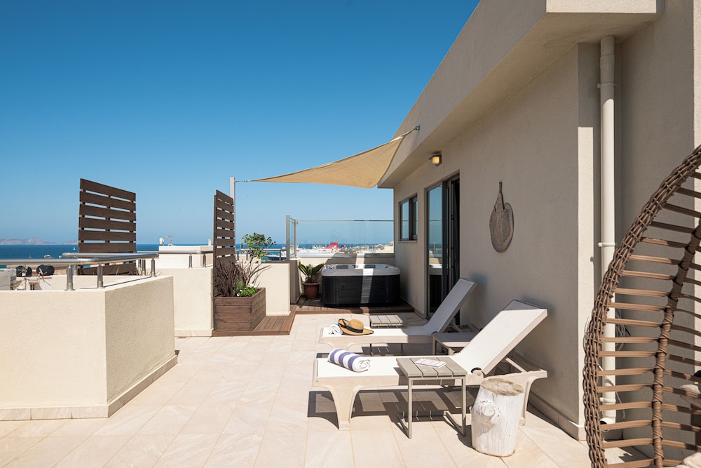 Dom Boutique Hotel 56/64