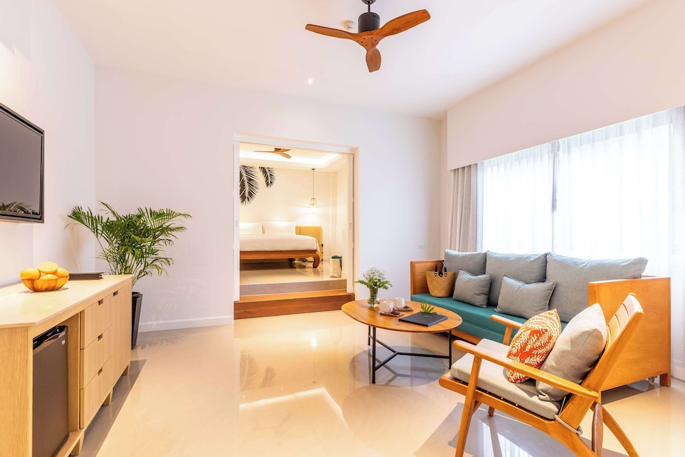 Outrigger Surin Beach Resort 55/74