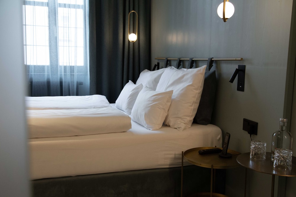 Hotel Weisses Kreuz Innsbruck 9/71