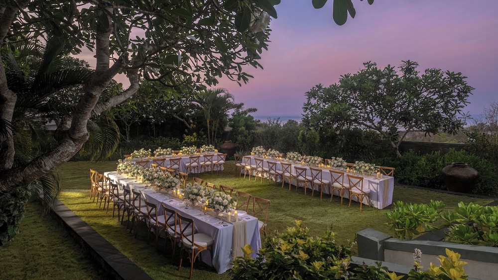 THE SHANTI RESIDENCE AND RESORT 60/66