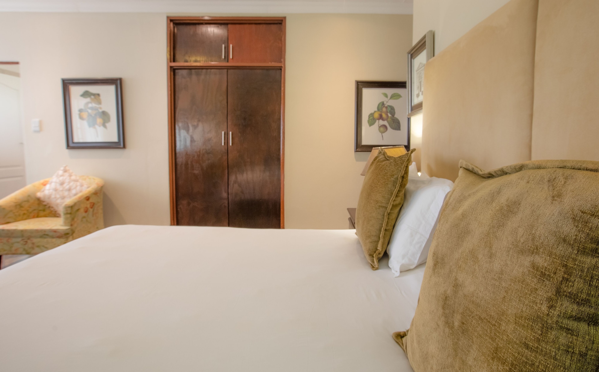Room, King Bed, Patio, At Heritage House 2/4