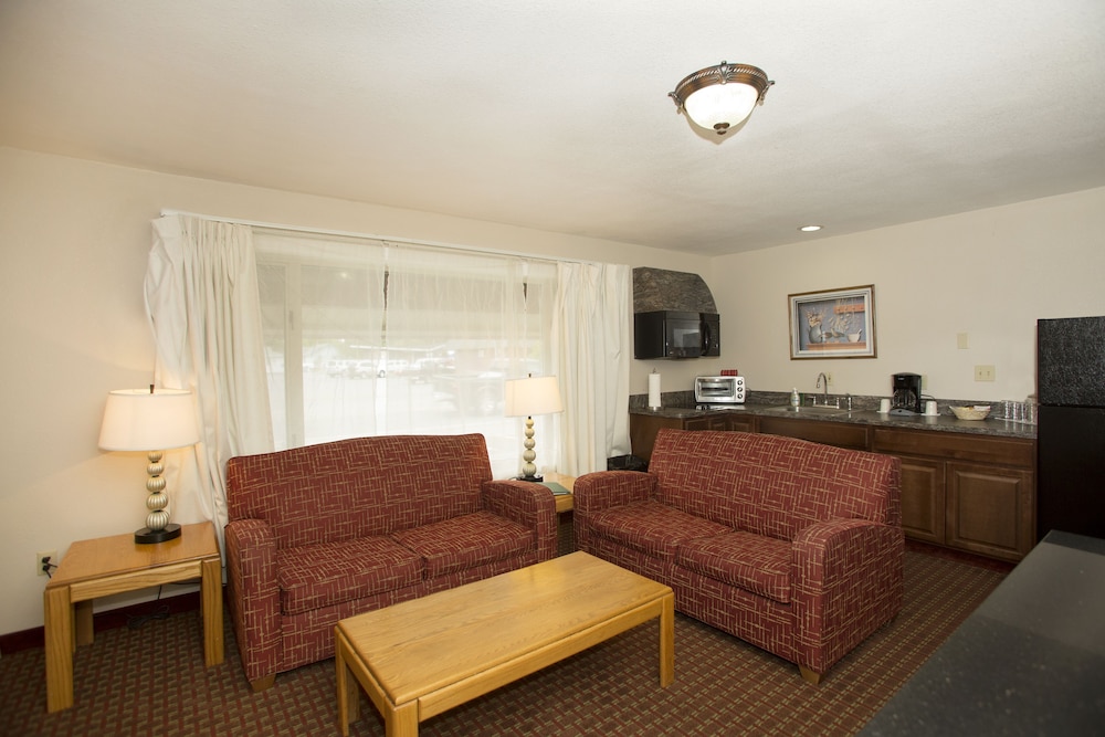 Forks Motel 30/50