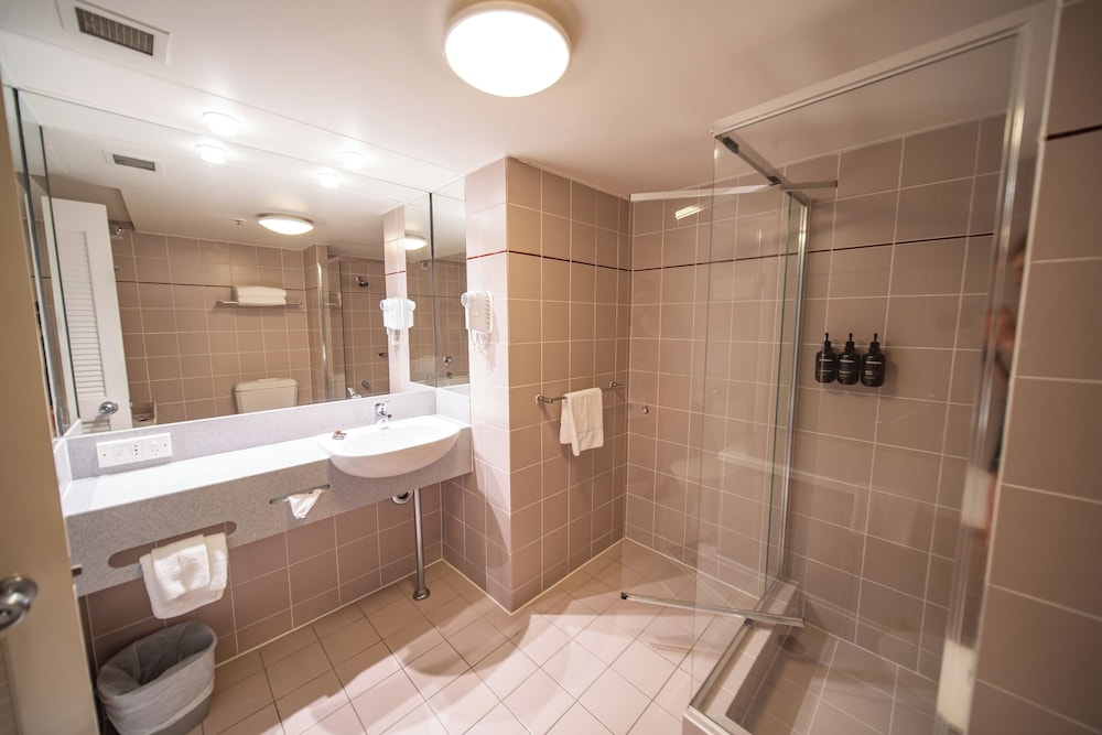 Rydges Esplanade Resort 67/68