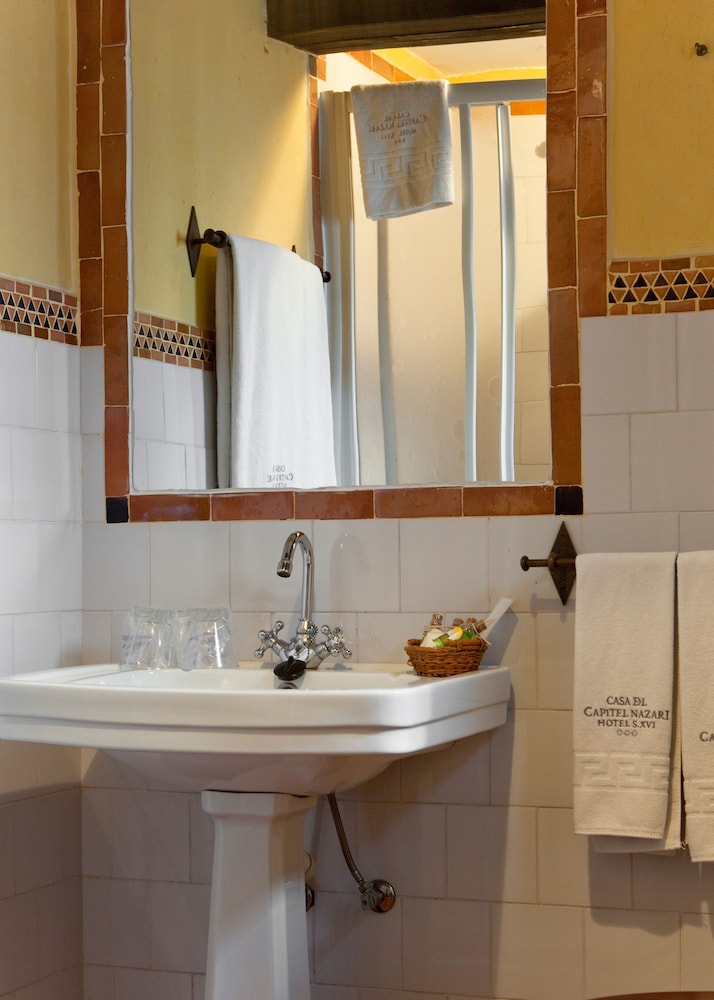 Casa Del Capitel Nazari 69/70