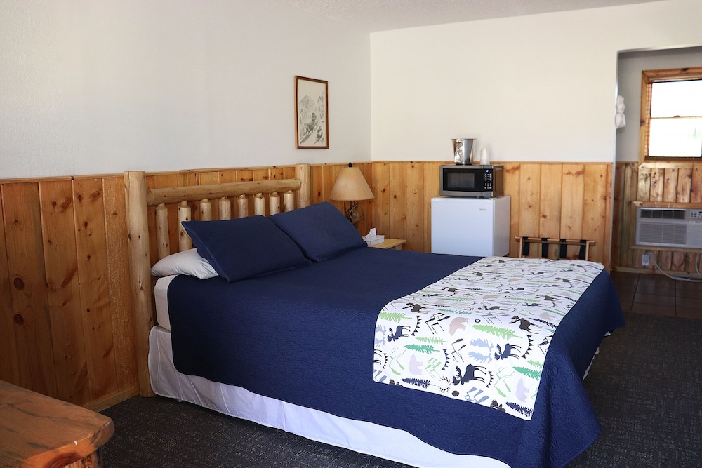 Economy, Queen Bed