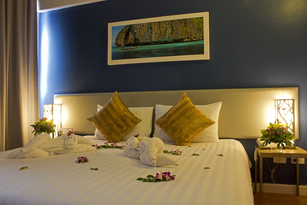 On Hotel Phuket 33/71
