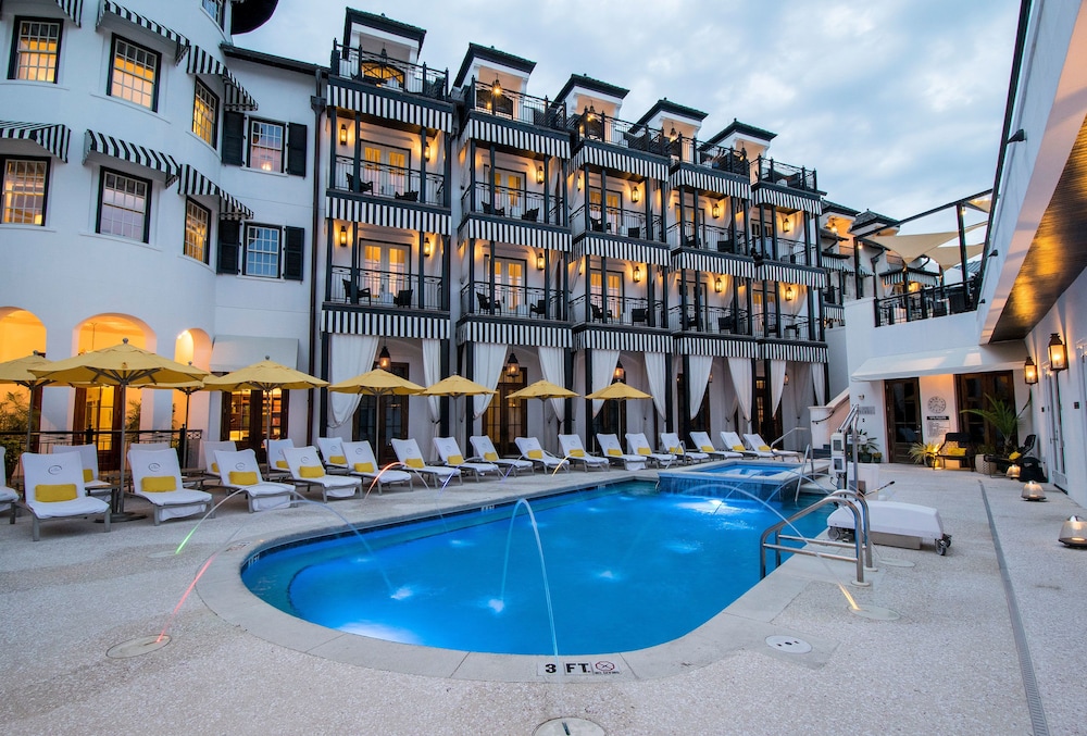 The Pearl Hotel 8/44
