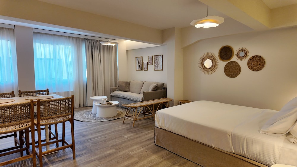 Euphoria Apartments 18/56