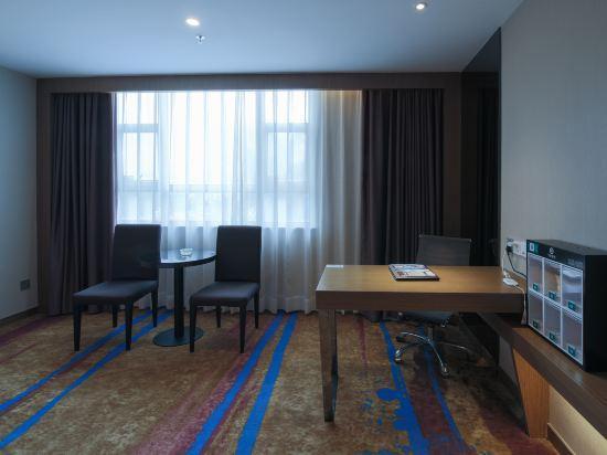 Guangchang Siji Hotel (Shenzhen Gongming Square Metro Station) 21/25