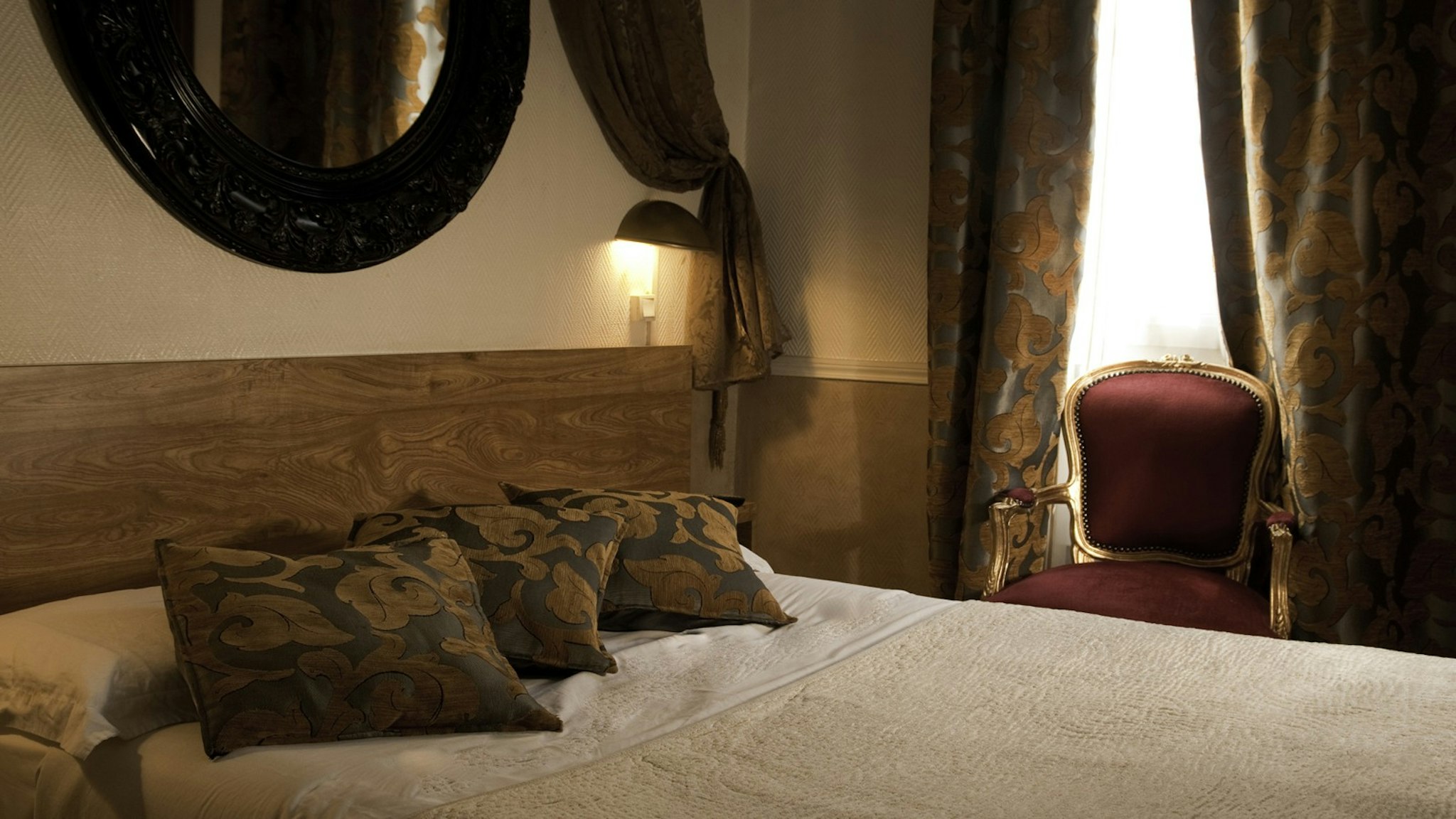 Hotel Petit Saint Honore 8/28