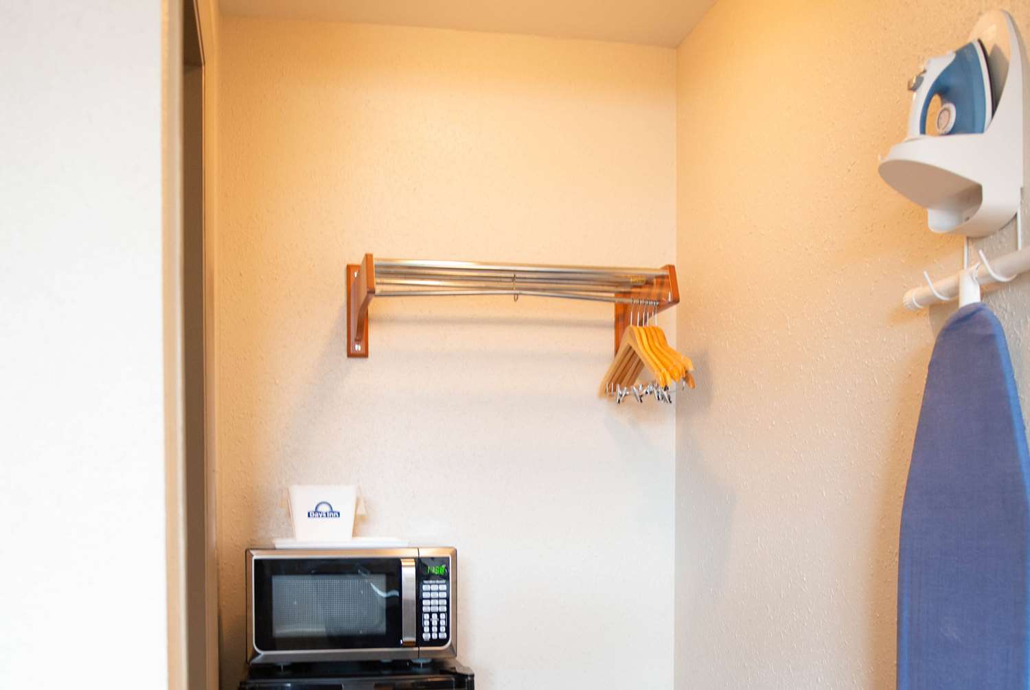 Days Inn by Wyndham Waynesboro, VA 27/27