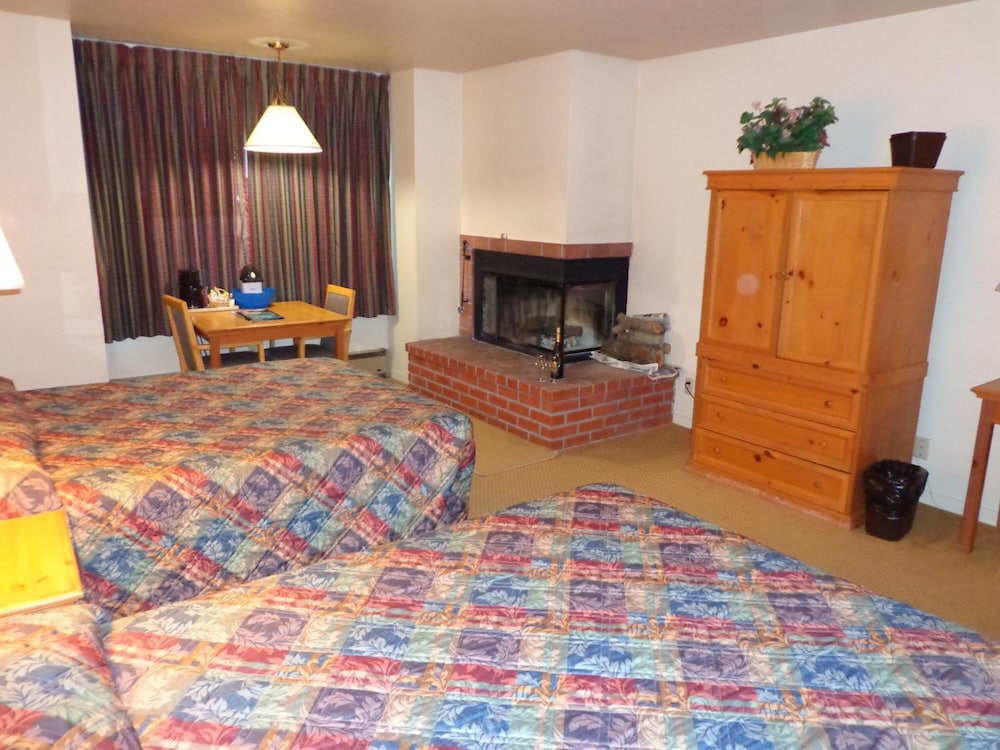 Pacific Gardens Inn 17/64