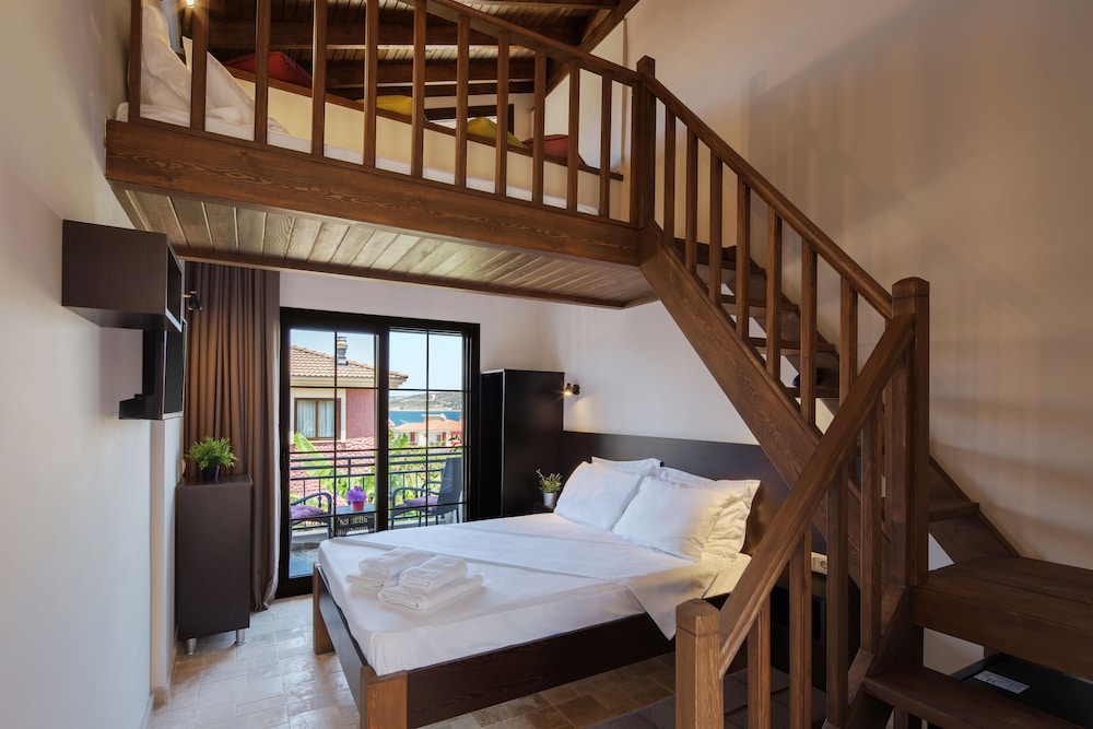 Cesmekes Butik Otel 24/50