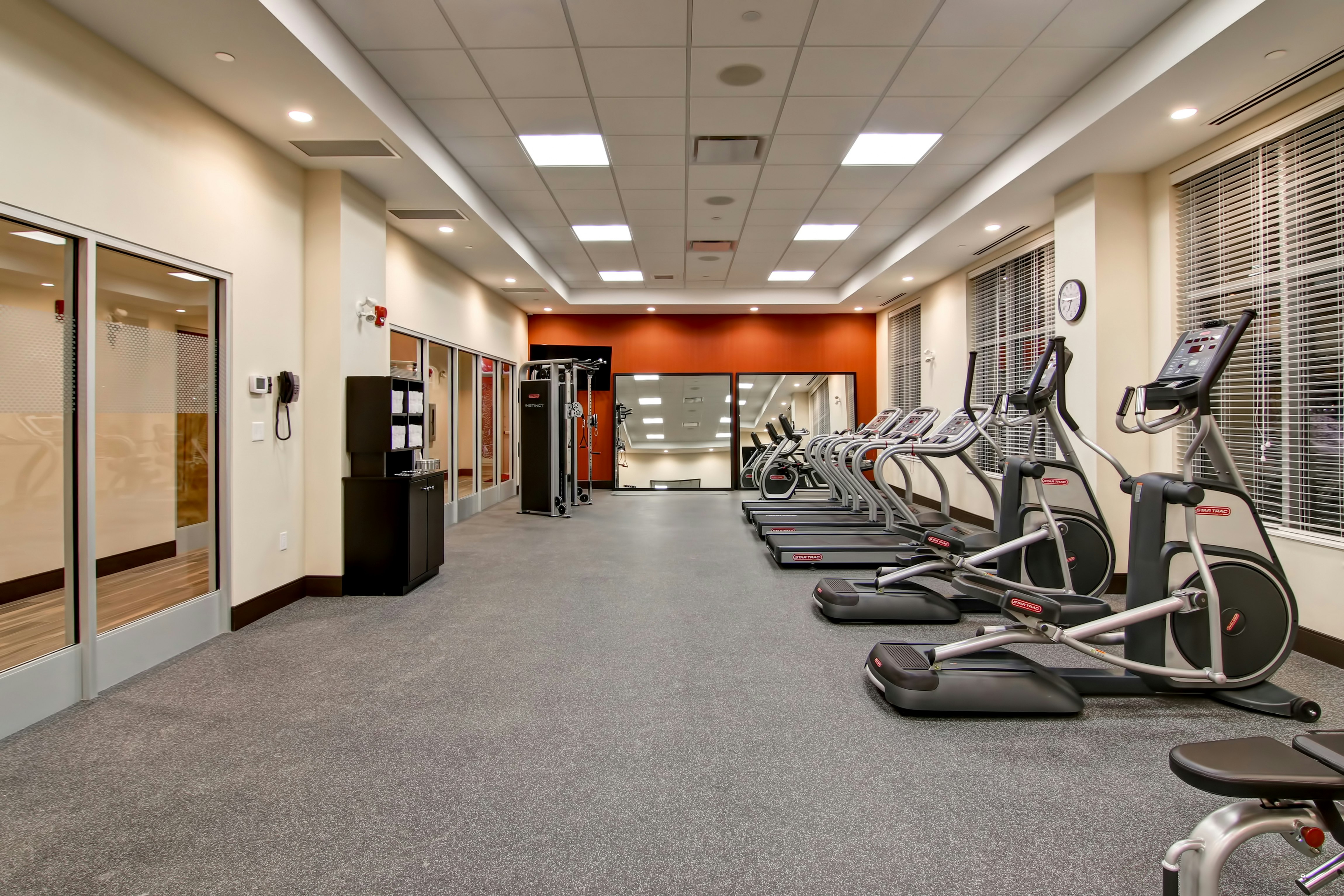 Hampton Inn & Suites By Hilton Grande Prairie 33/49
