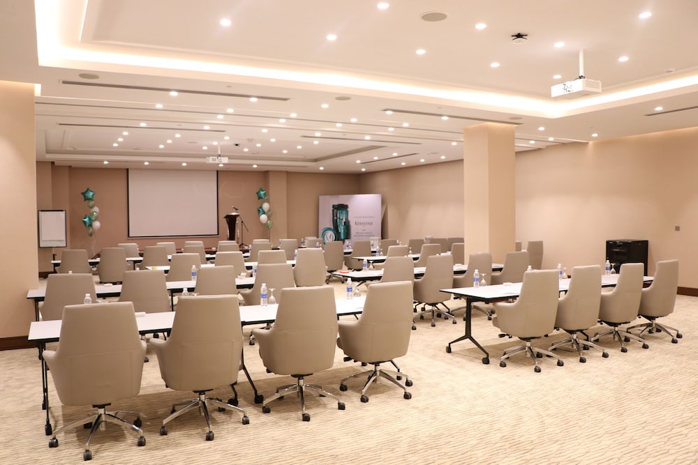 Radisson Hotel Muscat Panorama 60/70