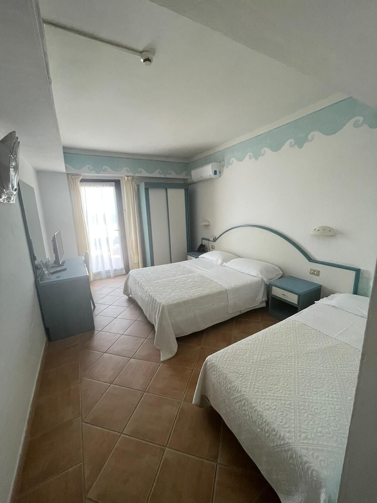 Micalosu Hotel 11/60