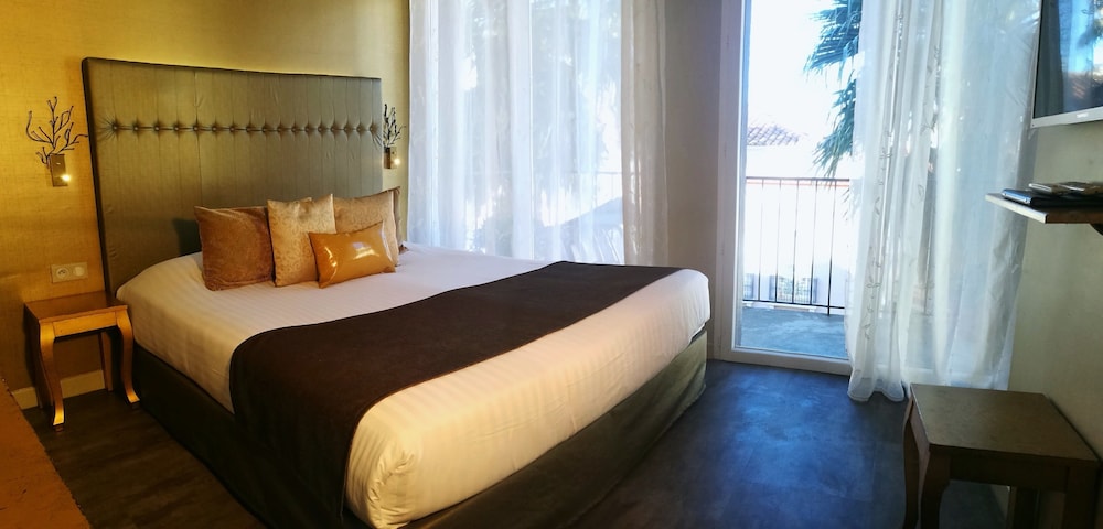 NYX Hotel 25/76
