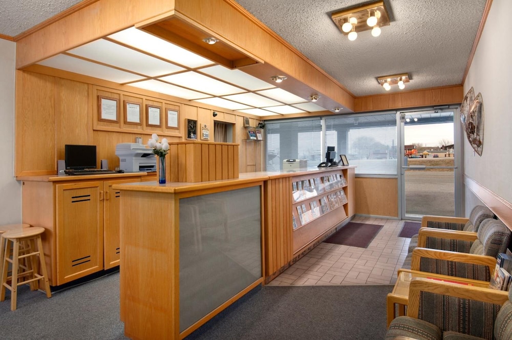 Swift Current Thriftlodge 10/61