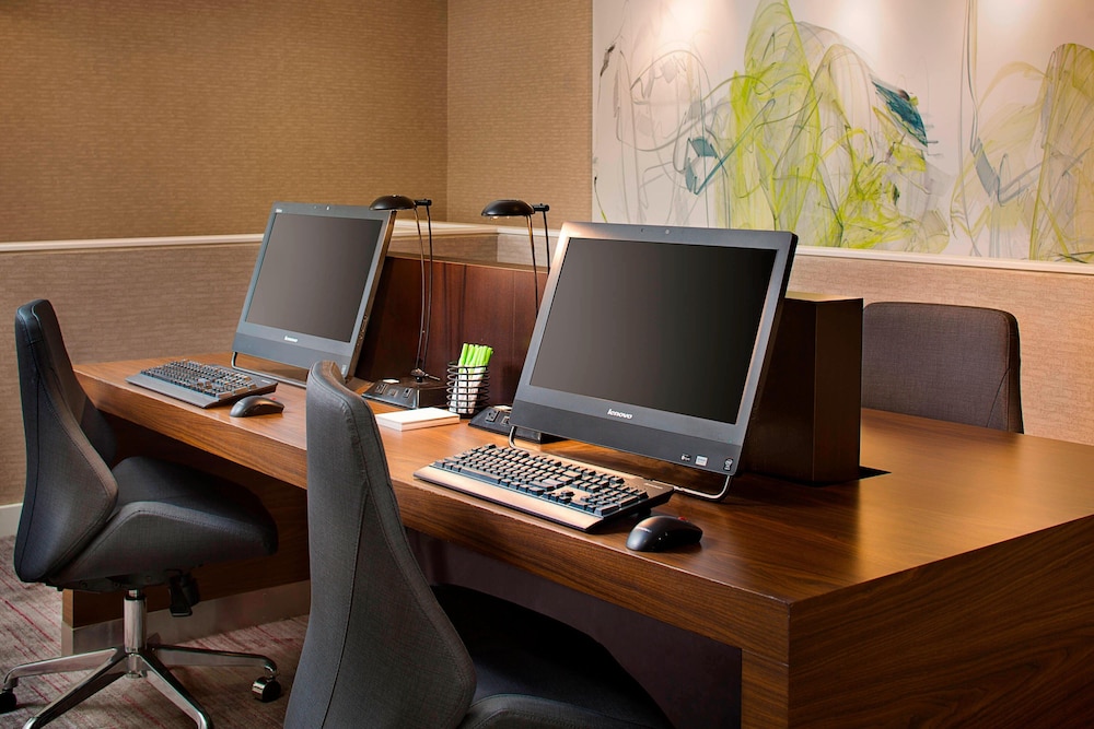 Courtyard By Marriott Birmingham Homewood 31/32