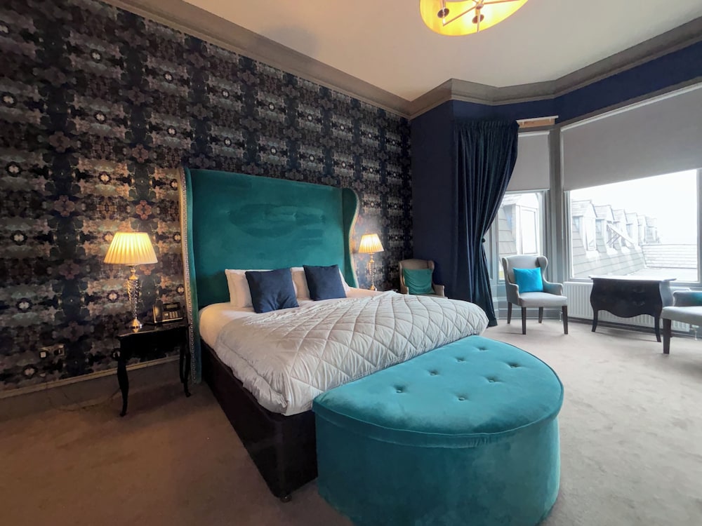 Richmond Park Hotel 24/68