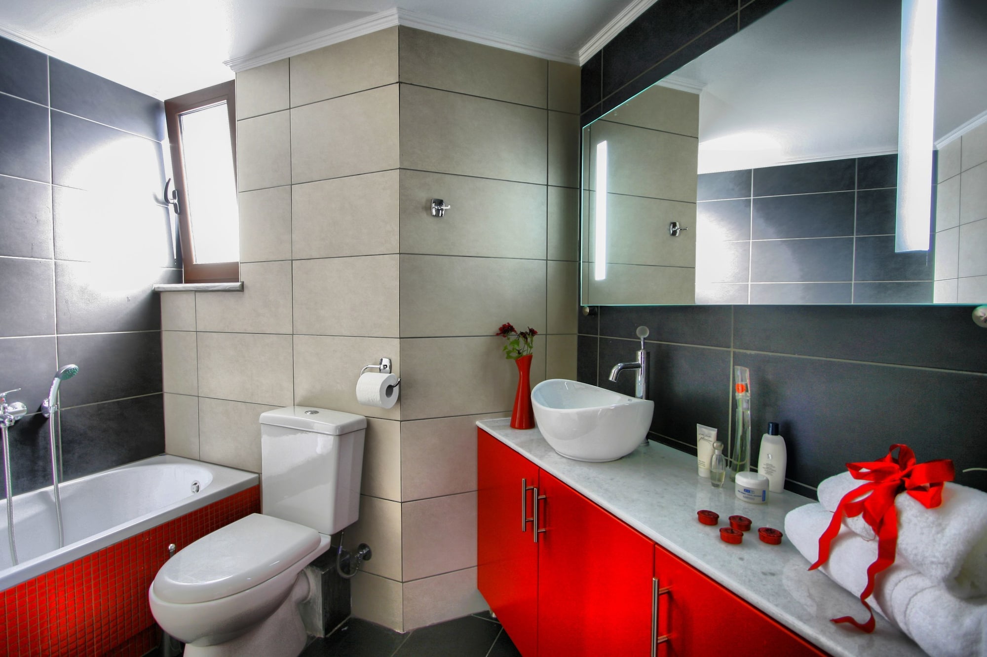 2 Bedrooms, Family Suite, King and Twin Beds, Sea View, Balcony, ESTHISIS SUITES CHANIA 2/2