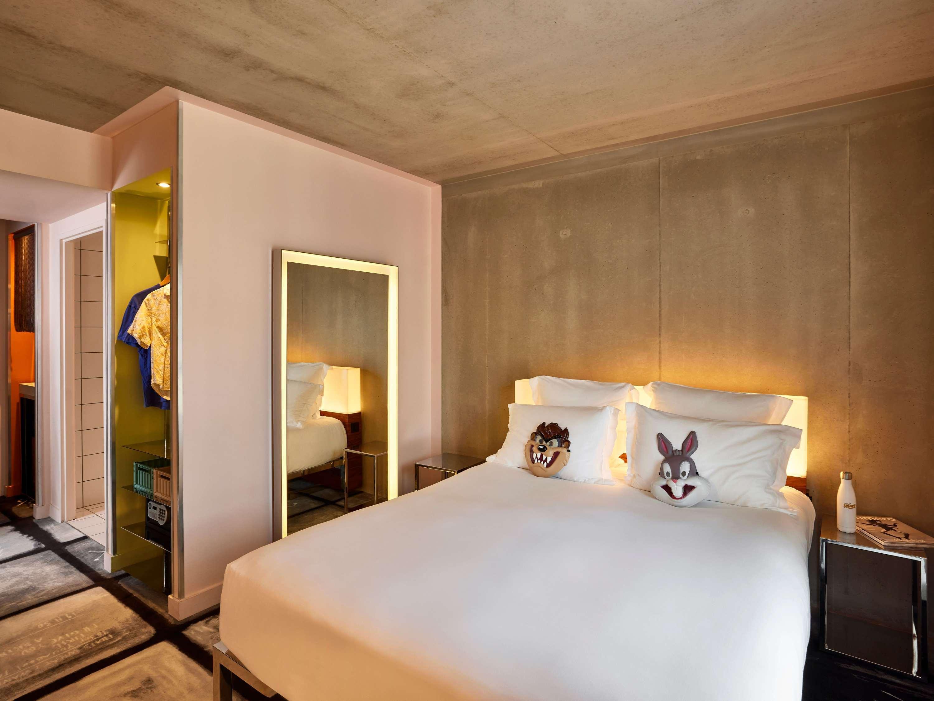 Mama, Medium, Double Bed, Accessible