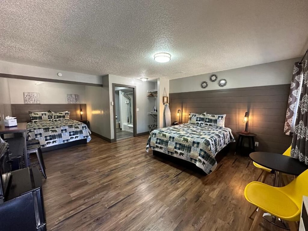 Lake Ridge Hotel 26/52