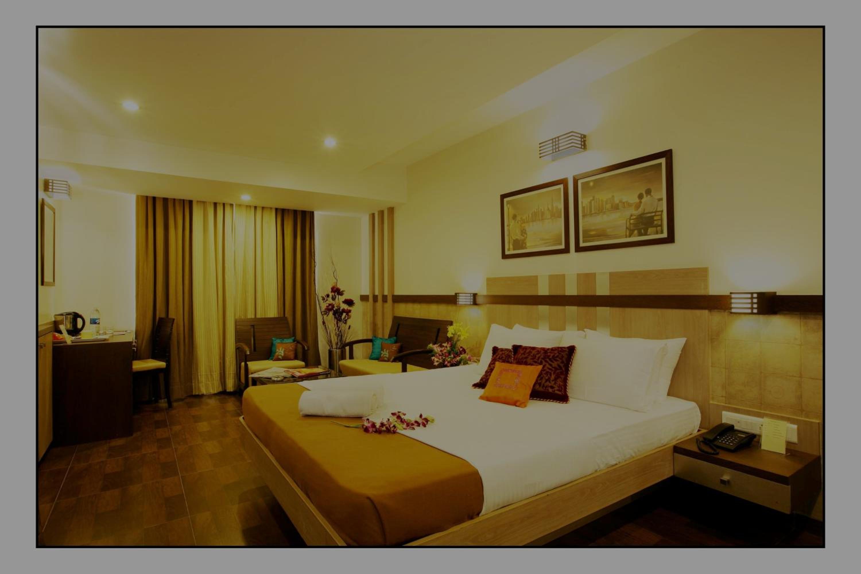 Hotel Utsav Deluxe 11/23