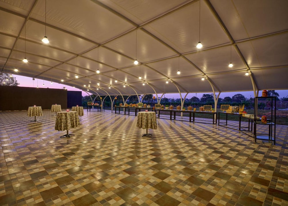 Essentia Luxury Hotel Indore 60/68