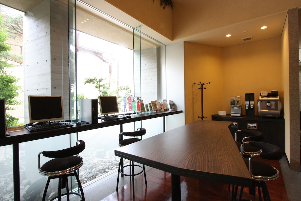Uozu Manten Hotel Ekimae 48/51