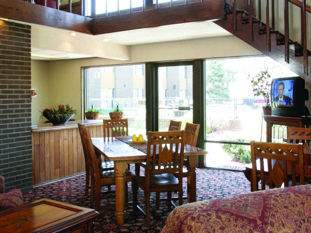 Foothills Inn 13/22