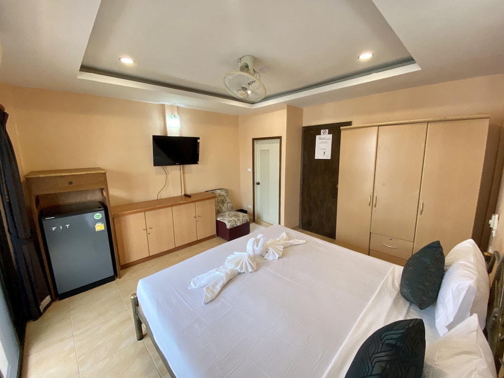DELUXE, DOUBLE BED, CITY VIEW